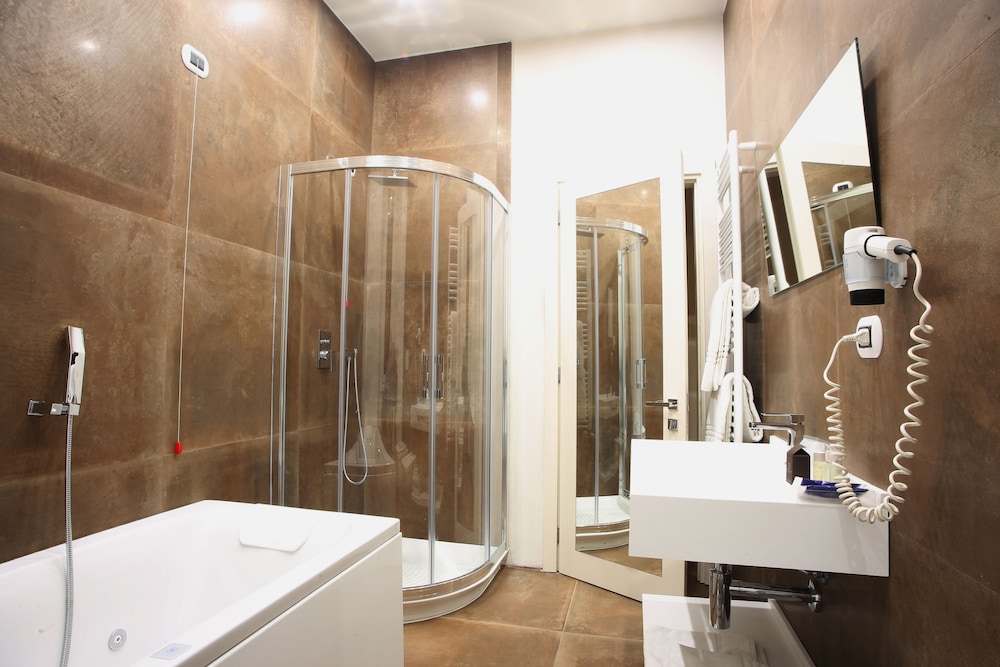 Junior Suite, Jetted Tub - Photo 30