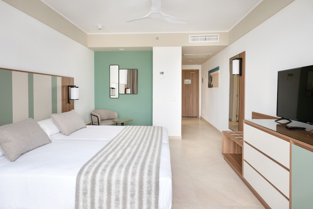 Double Room, Balcony, Sea View - Photo 3