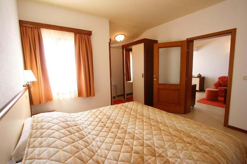 Family Deluxe Room with Balcony and Sea View