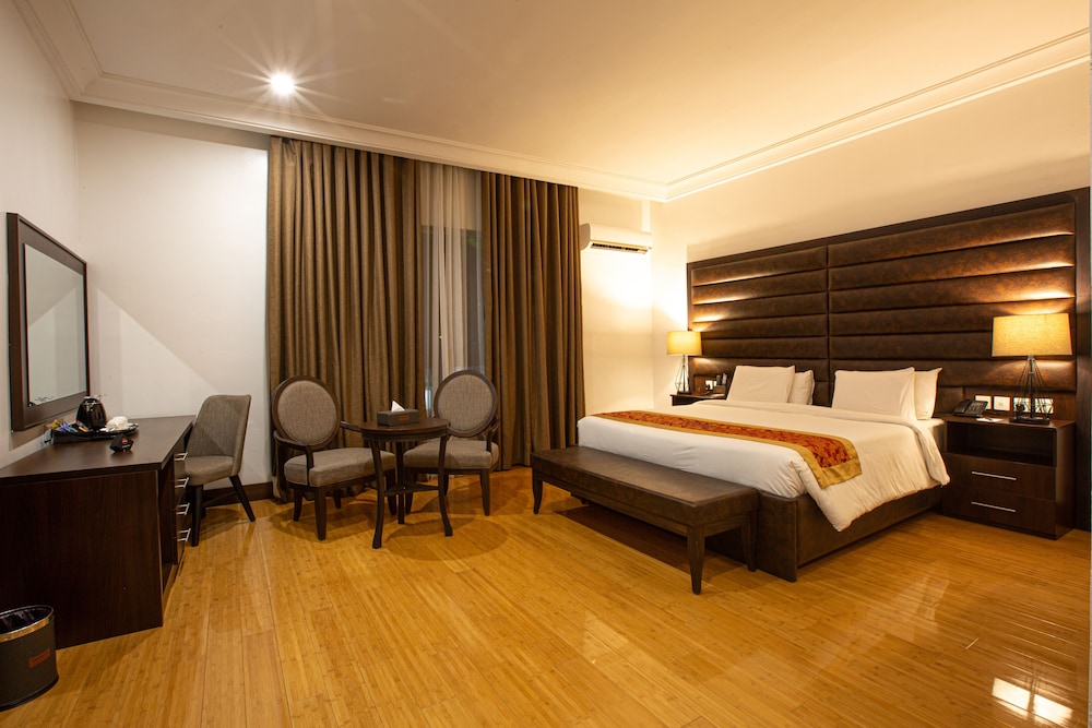 Executive Room - Photo 3