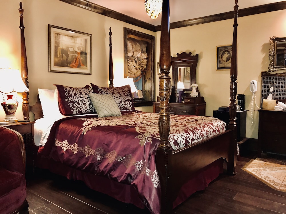 Deluxe Room, 1 Queen Bed, Non Smoking, Refrigerator (Beech) photo 1