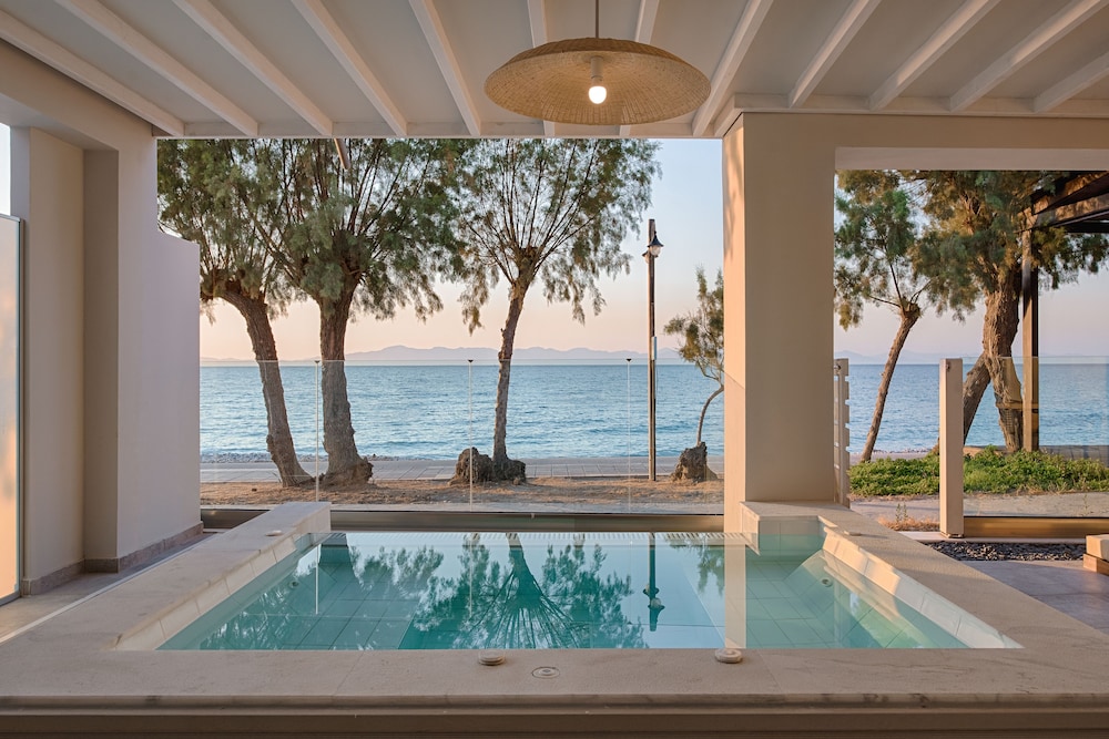 Premier Suite, Jetted Tub, Sea Facing