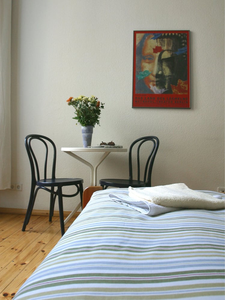 Standard Single Room (private bathroom on floor) photo 2