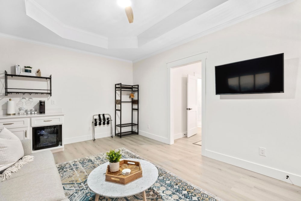 Premier Studio Suite photo 2