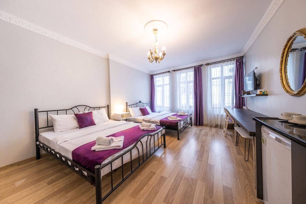 Superior Quadruple Room photo 2