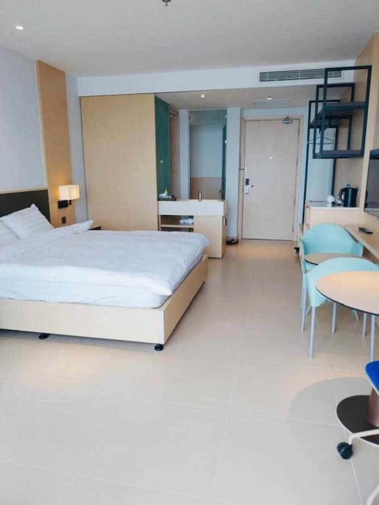 Standard Double Room, 1 Bedroom, Garden View photo 2