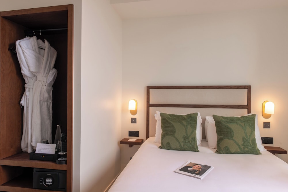 Deluxe Double Room, Balcony photo 2