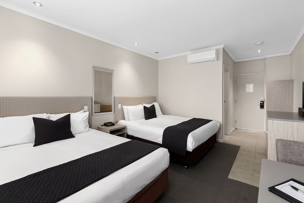 Standard Twin Room photo 3