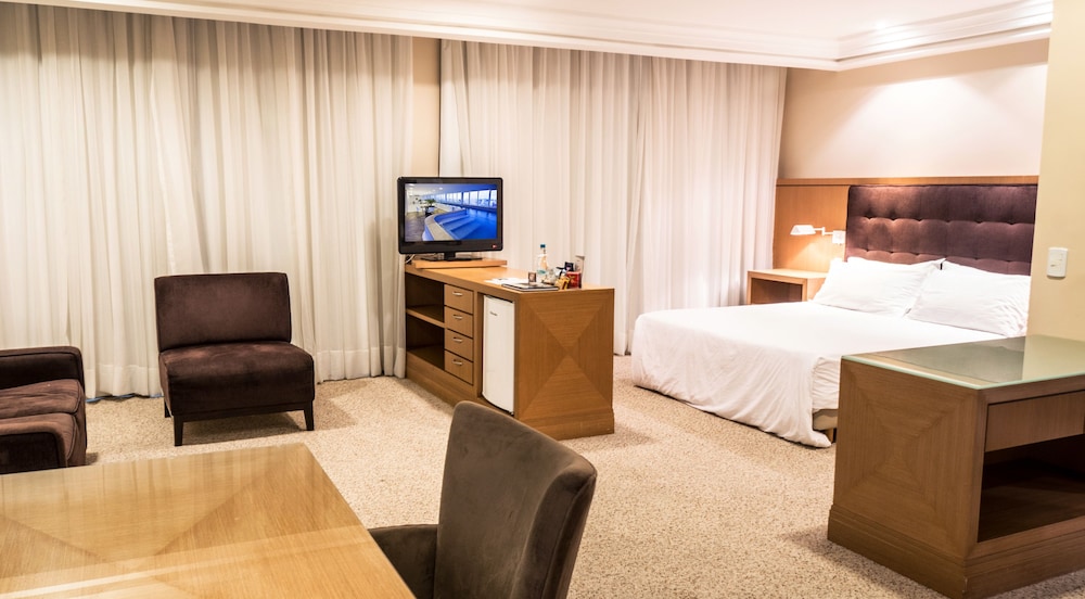 Suite - Photo 2