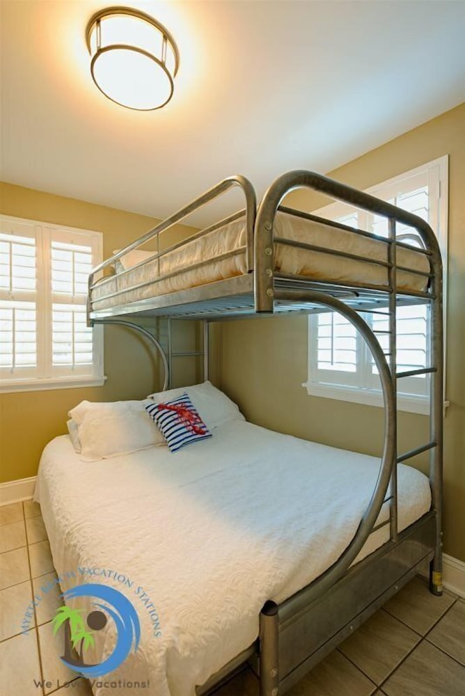 Condo (Windy Hill Villa 3 - Beach Charm)