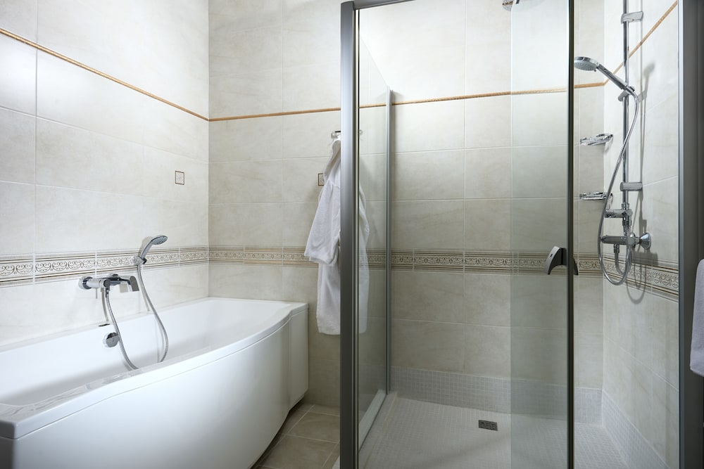 Luxury Suite photo 2