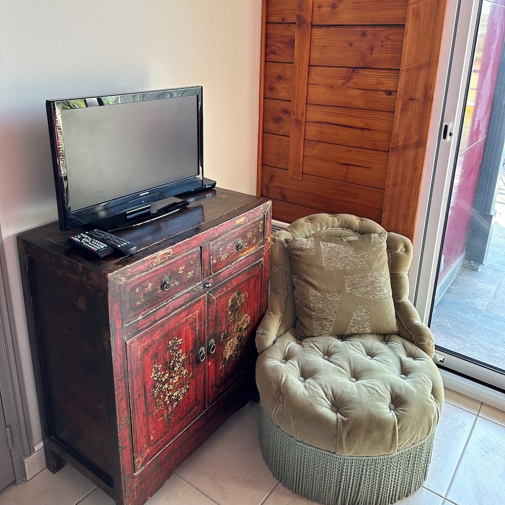 Panoramic Double Room, 2 Bedrooms, Terrace, City View photo 3