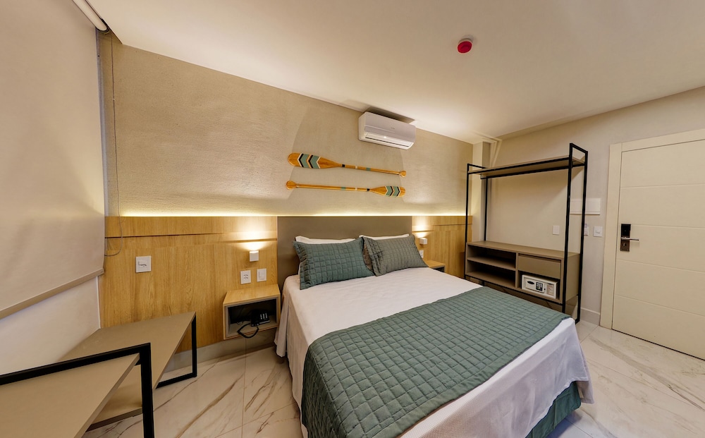 Standard Room, 6 Bedrooms - Photo 1