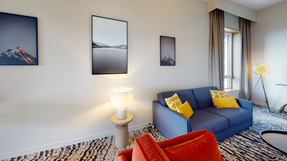 Suite, 1 King Bed, Terrace - Photo 20
