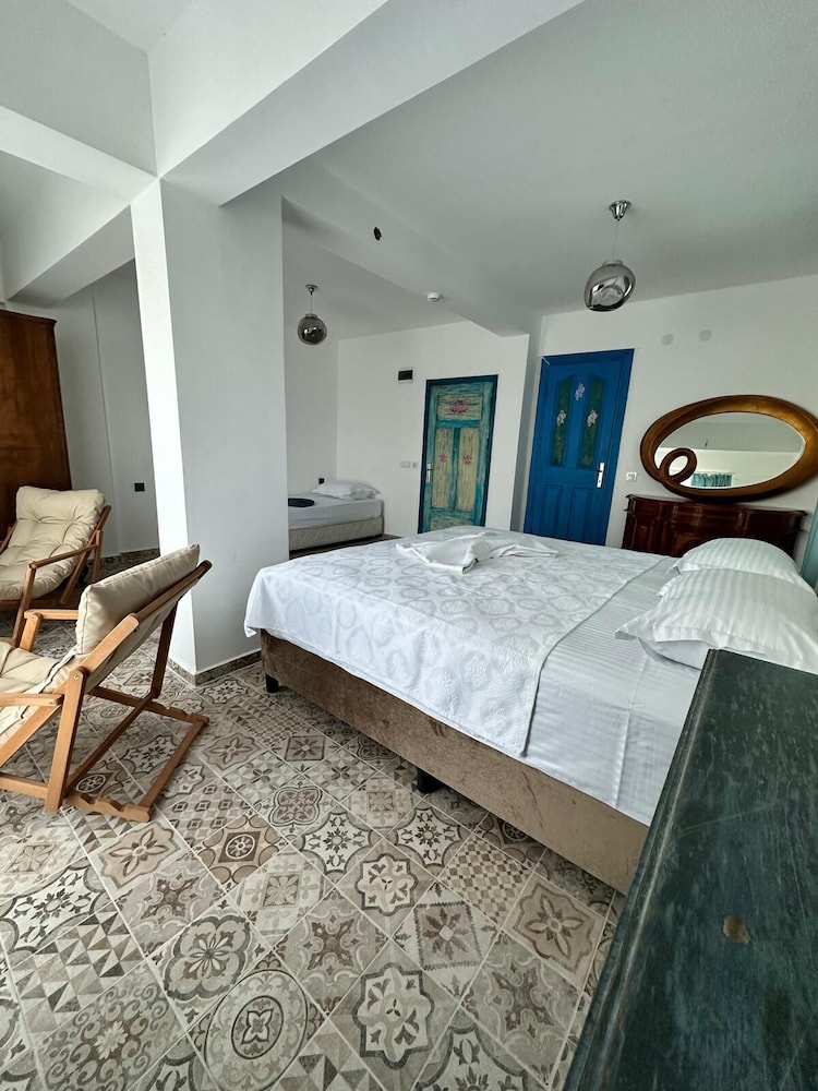 Deluxe Room, Multiple Beds, Sea View photo 3