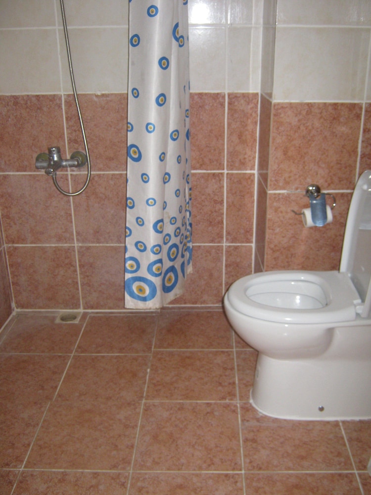 Studio, 2 Bedrooms, Accessible, Smoking photo 2