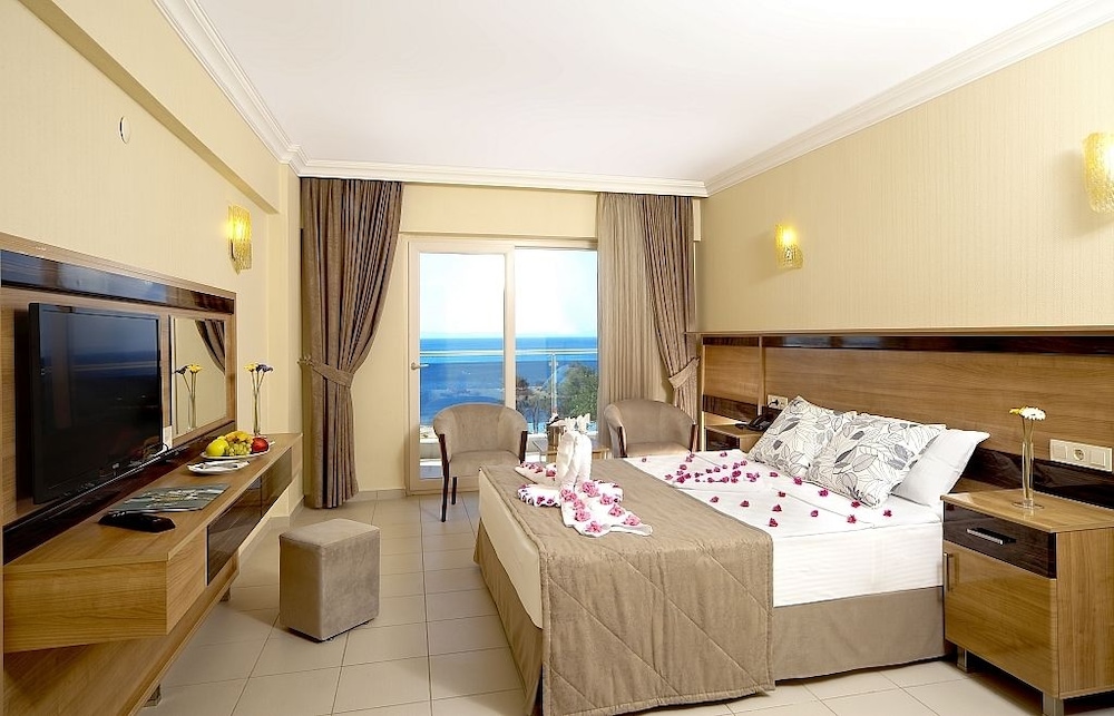 Deluxe Double or Twin Room, Sea View photo 2