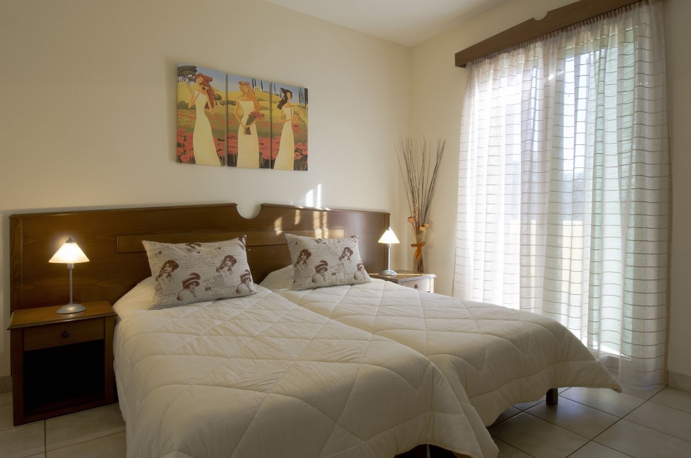 Apartment, 2 Twin Beds, Balcony, Sea View photo 1