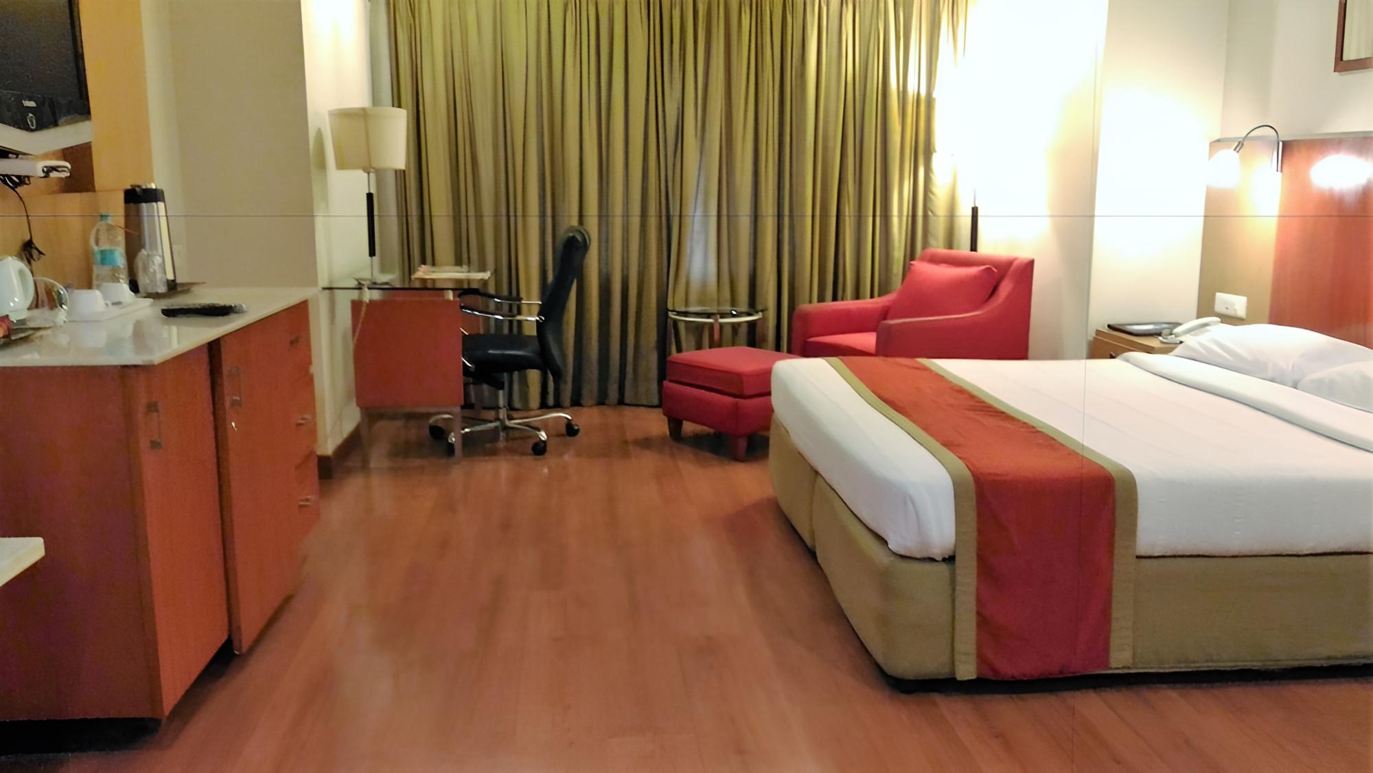 Deluxe Business Room