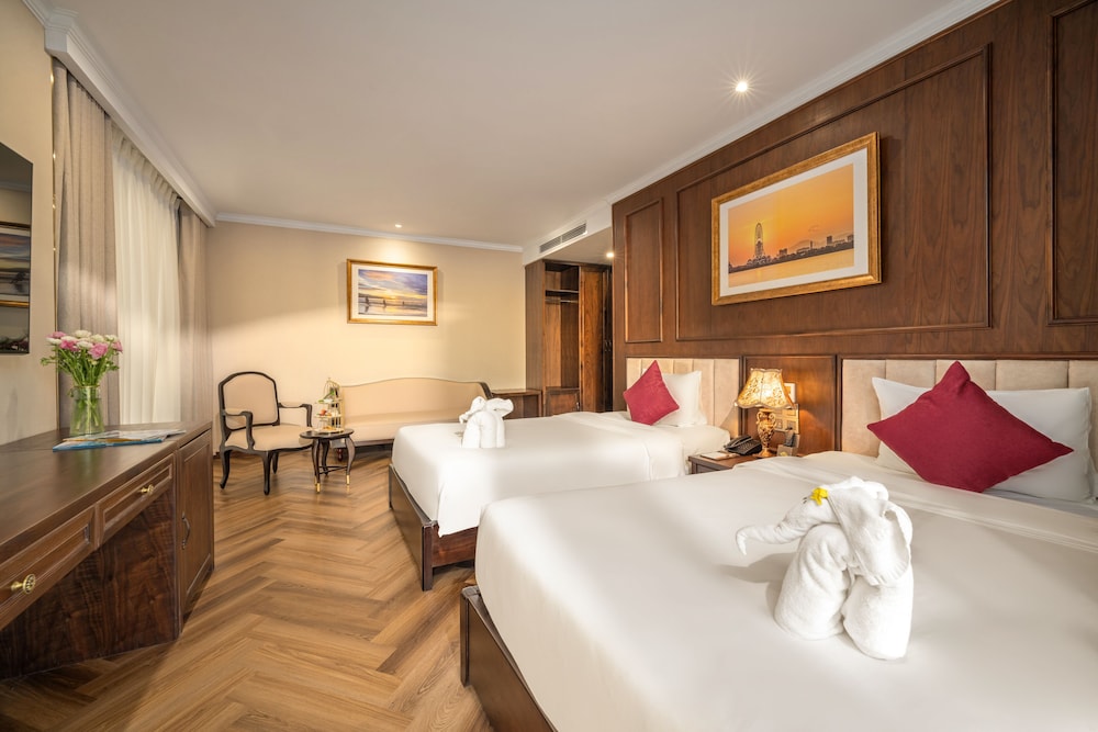 Suite Double Bathtub Partial Sea View (Afternoon Tea included) photo 3