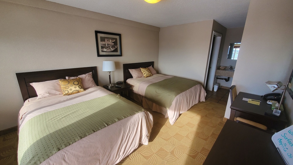 Double Room with Two Double Beds - Photo 3