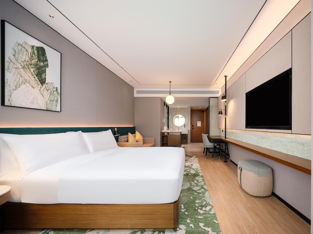 Superior Room, 1 King Bed