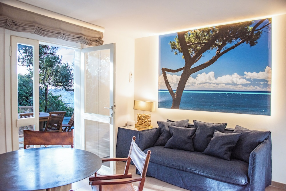 Executive Suite, Sea Facing photo 1