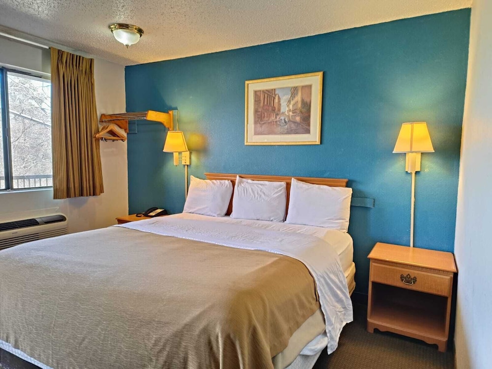 Room, 1 King Bed, Non Smoking - Photo 1