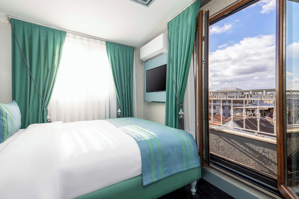 Standard Room, City View photo 2