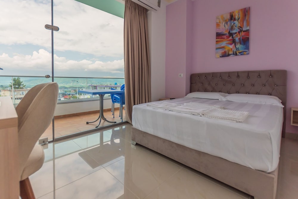 Triple Room, Balcony