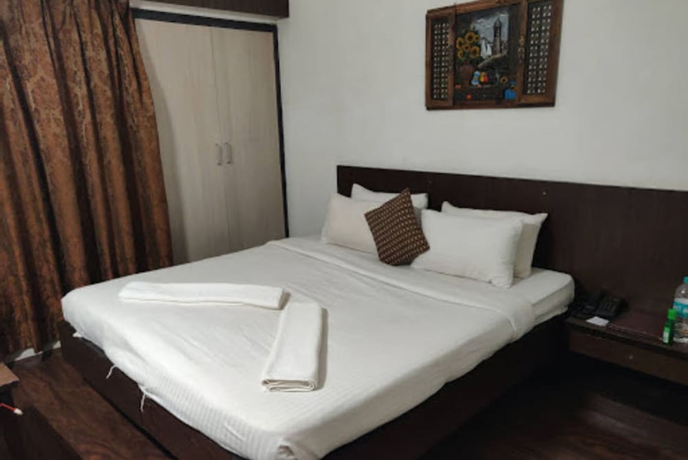 Deluxe Room, 1 Double Bed - Photo 3