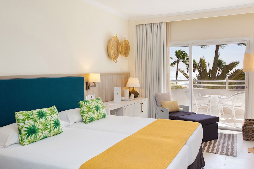 Deluxe Double Room, Balcony - Photo 3