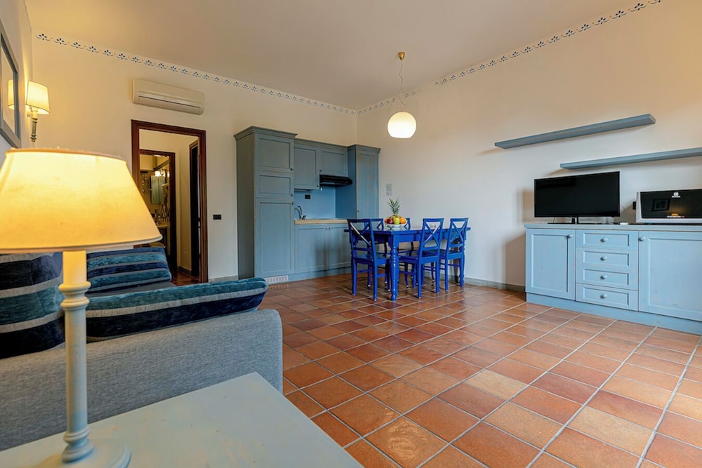 Apartment, 2 Bedrooms - Photo 6
