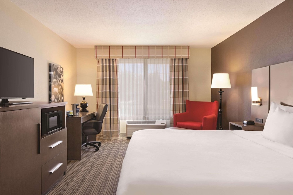 Room, 1 King Bed, Accessible, Non Smoking - Photo 1