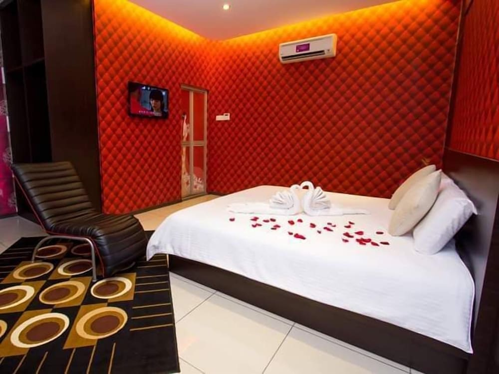 Deluxe Double Room, 1 King Bed photo 2