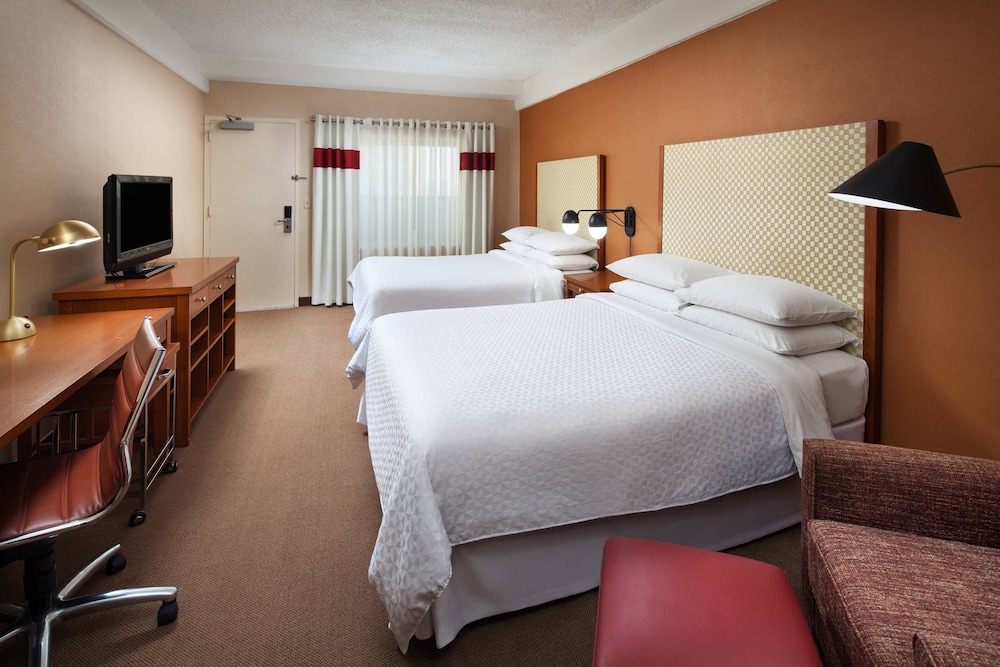 Traditional Room, 2 Queen Beds photo 1