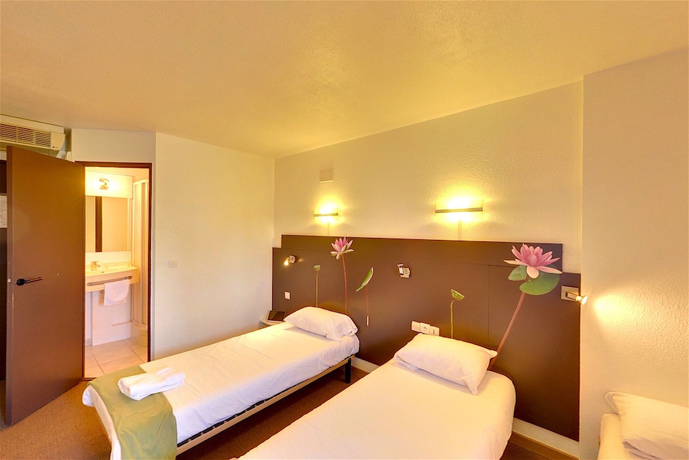 Classic Triple Room - Photo 6