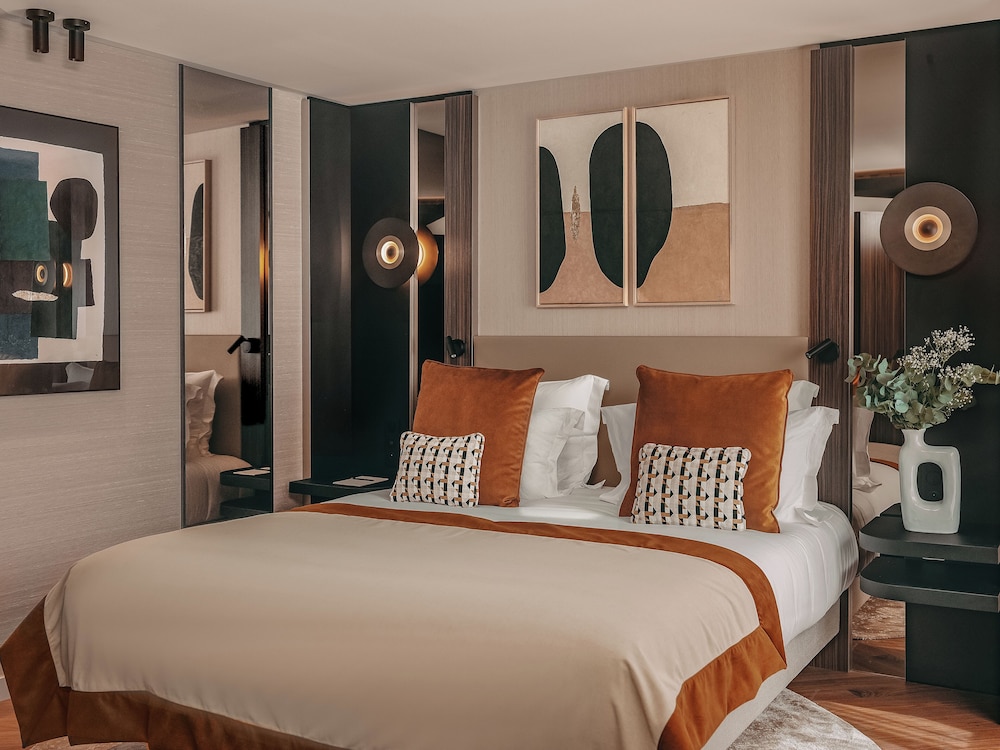 Interconnecting Room for 4 people - Free Sauna and Gym Access photo 1