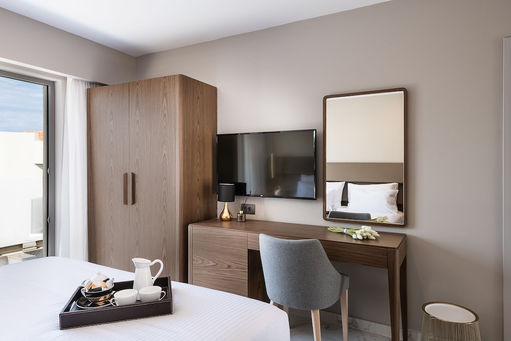 Deluxe Double Room, Partial Sea View