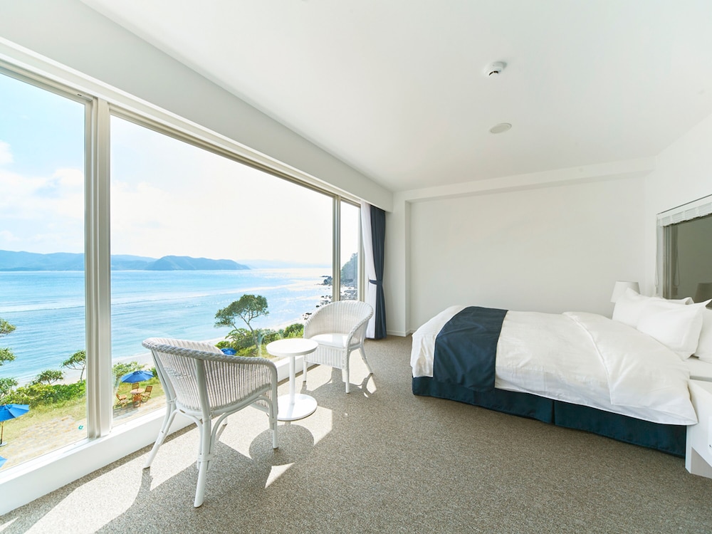 Standard Double Room, 1 Queen Bed, Ocean View photo 3