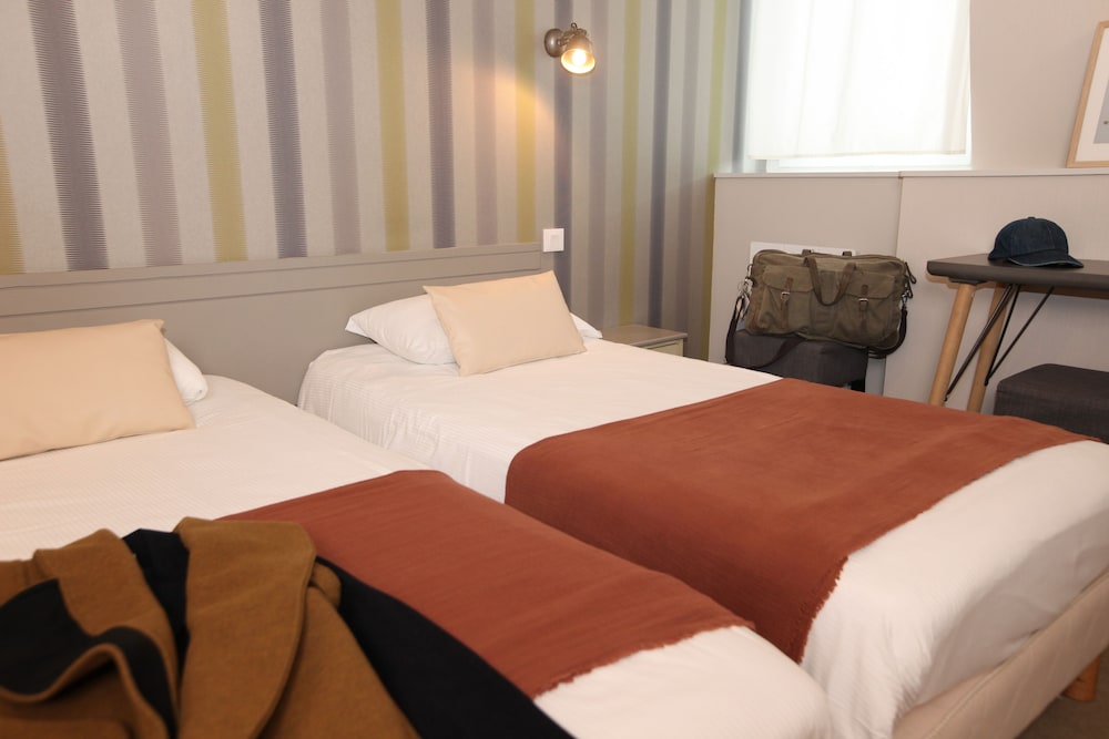 Twin Room, 2 Twin Beds (Shower) photo 2