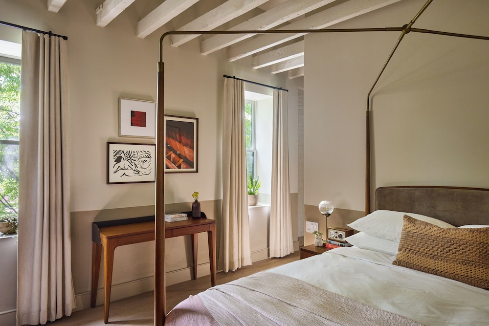 One Bedroom King Suite