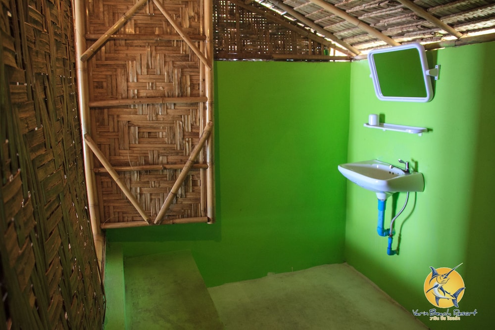 Bamboo Bungalow with Fan photo 3