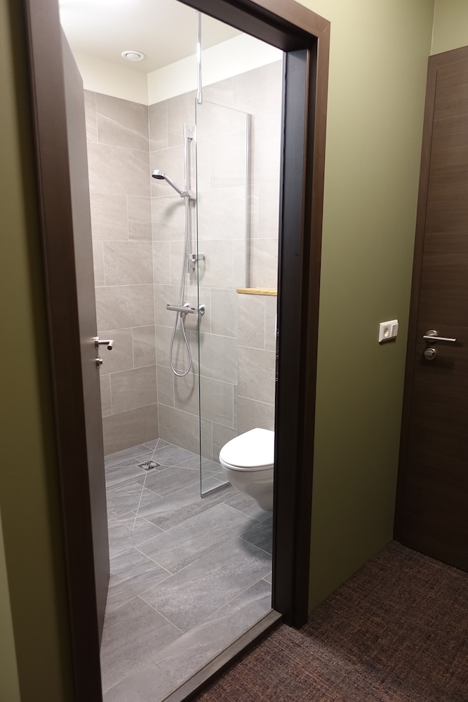 Standard Double or Twin Room - Photo 5