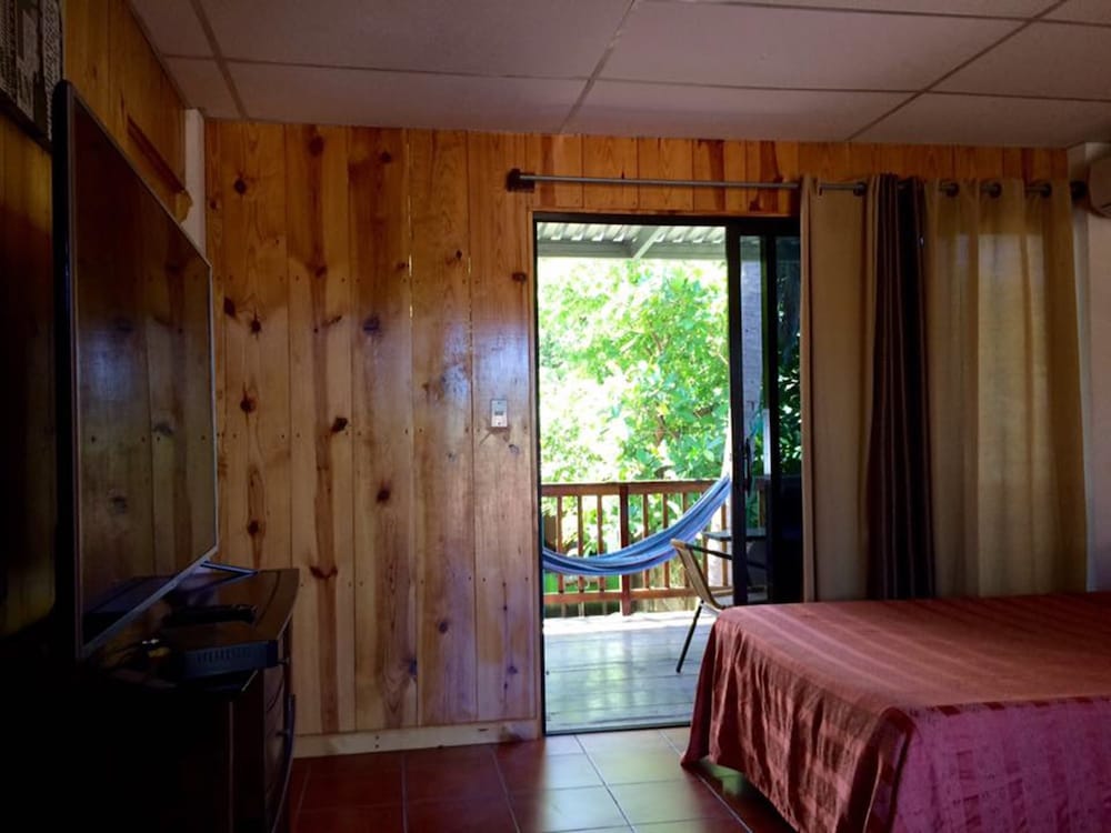 Basic Double Room, 2 Double Beds photo 1
