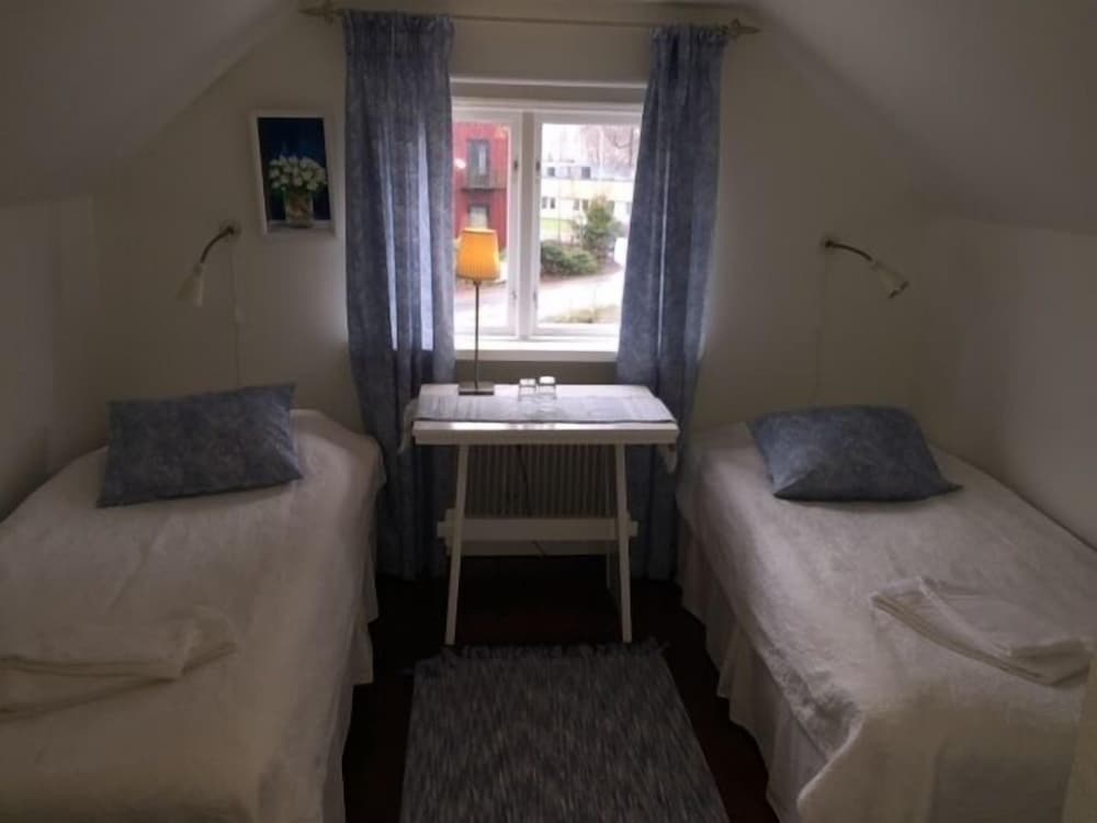 Double Room (No Pets) photo 3
