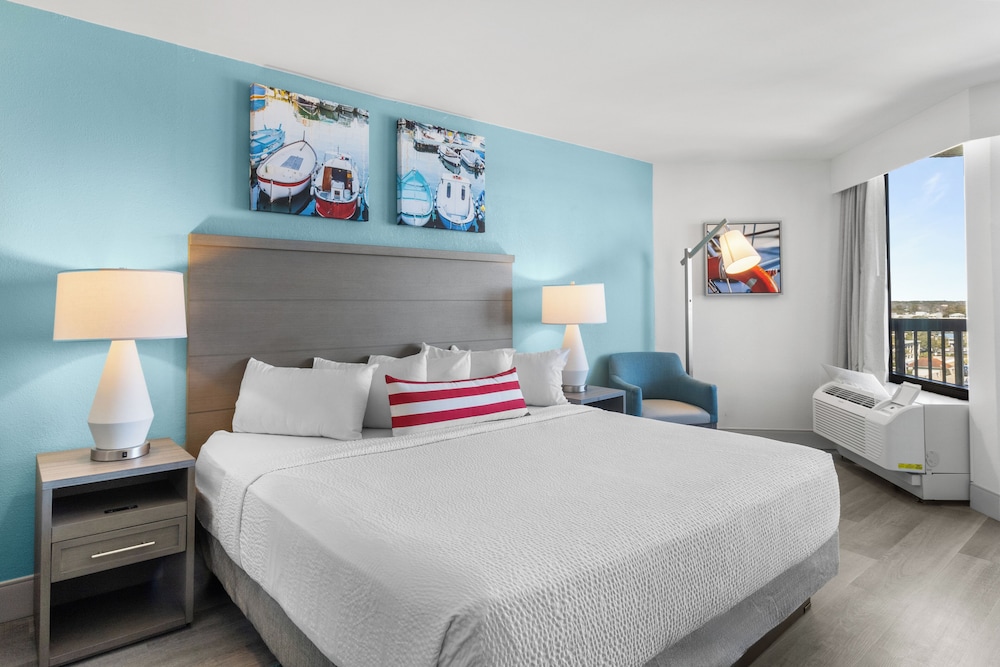 Pinnacle Ocean View Deluxe King Efficiency - Photo 2