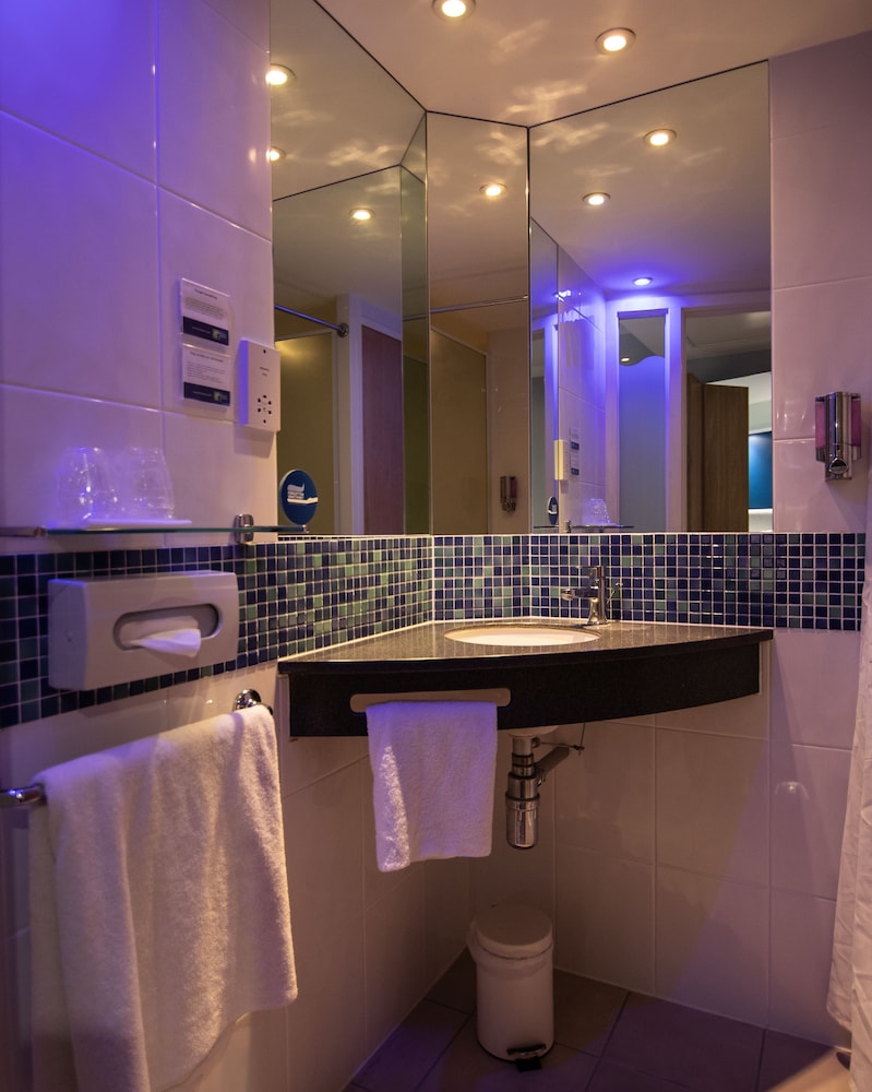 Holiday Inn Express London Stansted Airport, an IHG ホテル, 写真 5