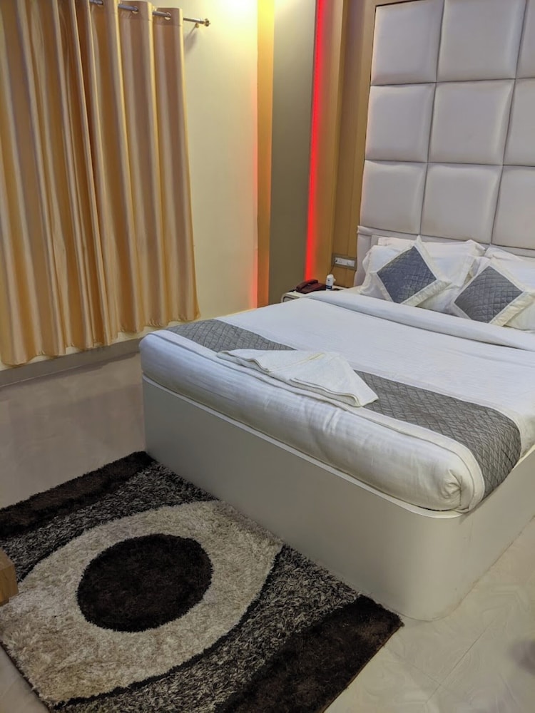 Deluxe Room, City View photo 1
