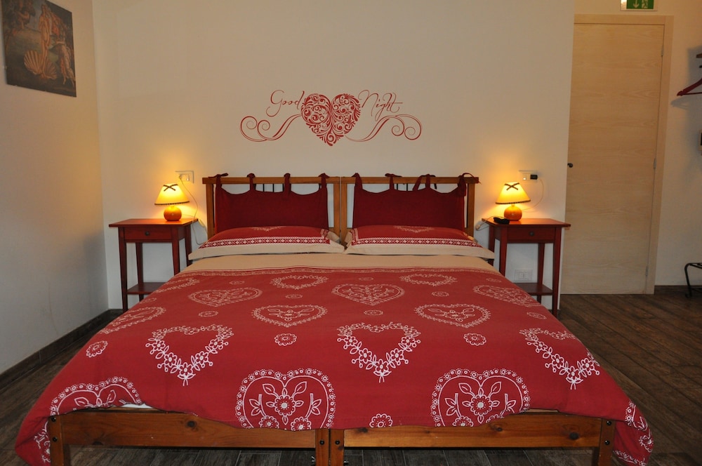 Standard Double Room, Non Smoking - ENTRY WITH CODE AND KEYPAD AND CHECK-IN ONLINE - Photo 1